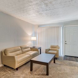 living room at Silver Oaks Apartments located in Clarkston, GA