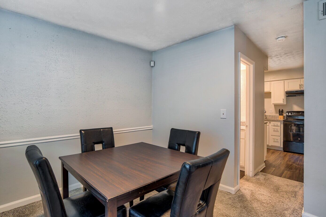 dining room at Silver Oaks Apartments located in Clarkston, GA